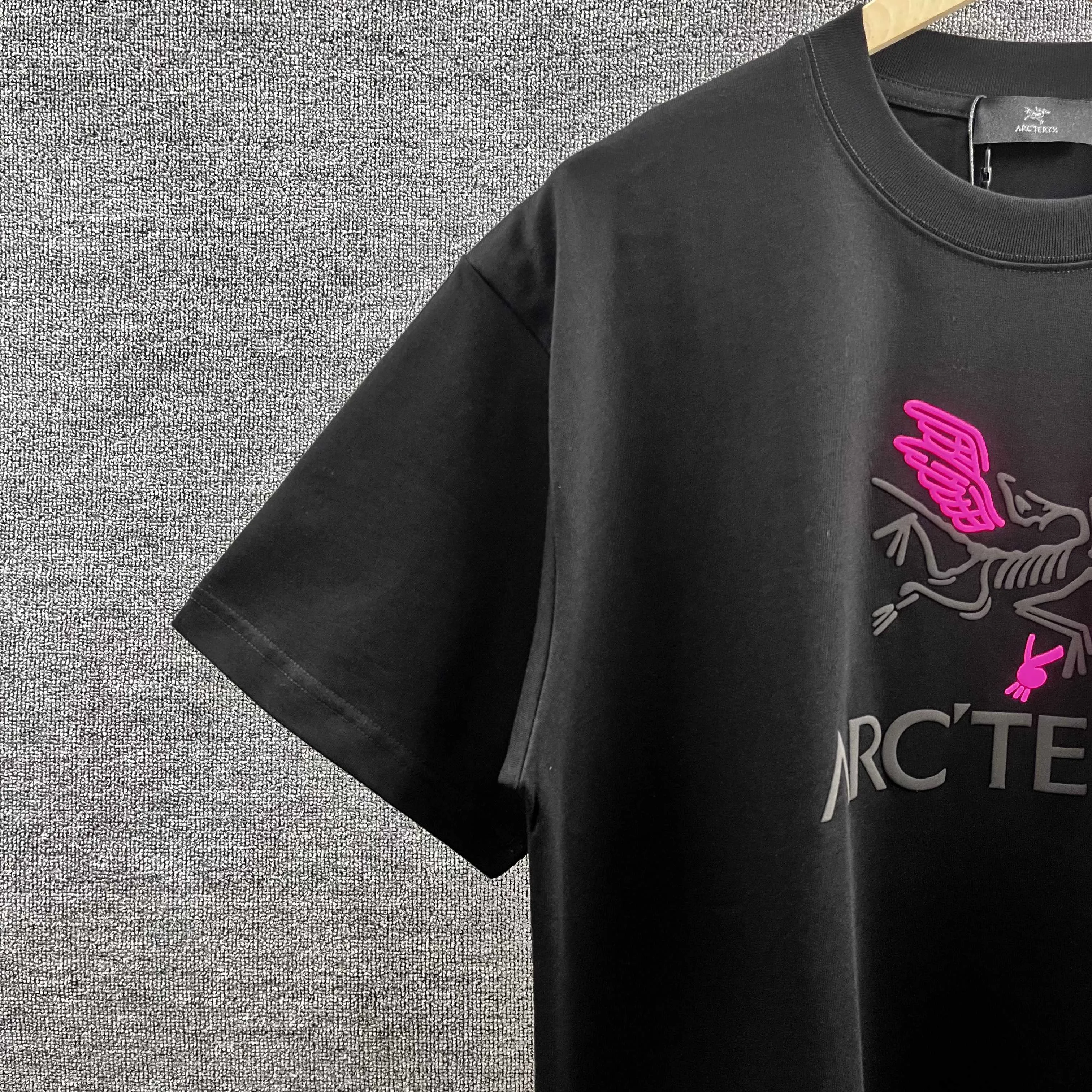 ARC'* * 2026 New Arrival logo T Same Style ：Black White Size： S （90-130 ） M （120-150 ） L （140-165 ） XL （160-180 ） XXL （180 ）